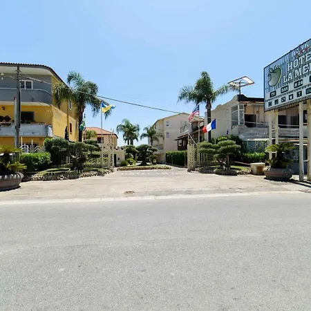 La Mela 3*