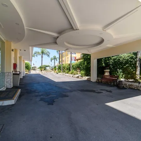 La Mela Otel 3*