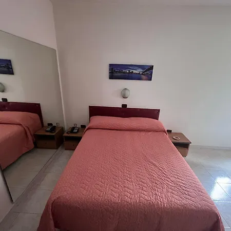 La Mela Otel Varcaturo