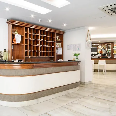 La Mela Hotel 3*